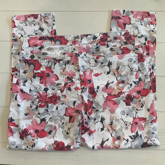 NYDJ Floral Jeans - Picture 3 of 6